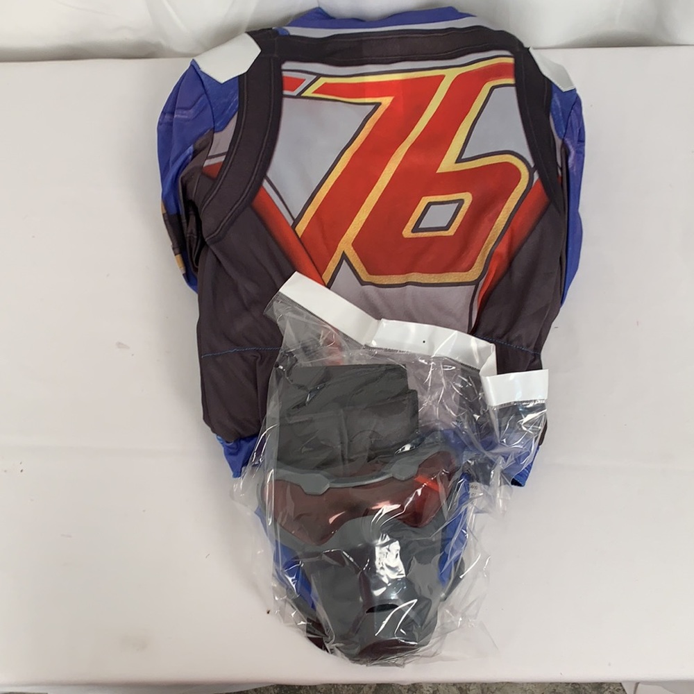 Overwatch Soldier 76 Costume - Picture 2 of 2